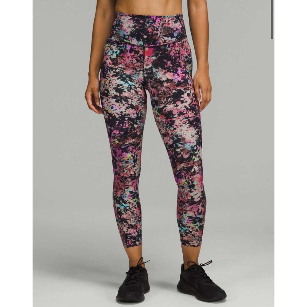 Lululemon Base Pace High-Rise Leggings 25" Stencil Blossom‎ Red Multi Size 4